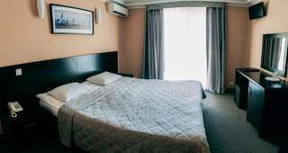 Отель Амран Гагра Двухместный номер с 1 кроватью или 2 отдельными кроватями-2