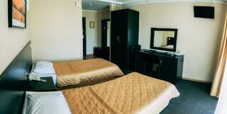 Отель Амран Гагра Двухместный номер с 1 кроватью или 2 отдельными кроватями-4